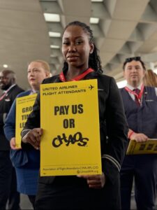 Flight Attendants At United Airlines Threaten "Pay Us Or Chaos" - Live
