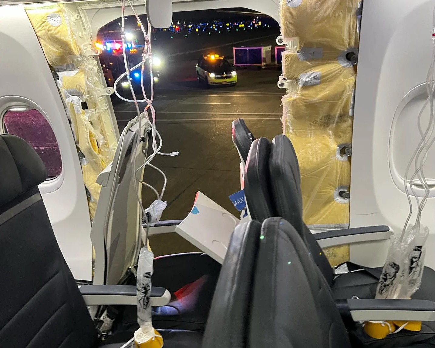 Alaska Airlines 737-9 MAX Emergency