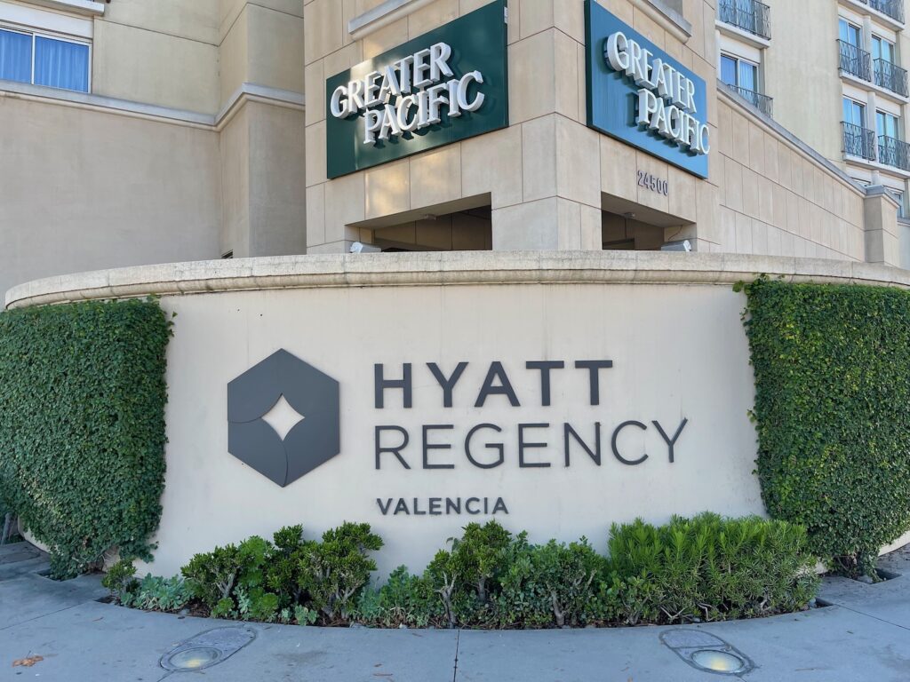 Review Hyatt Regency Valencia, California Live and Let's Fly