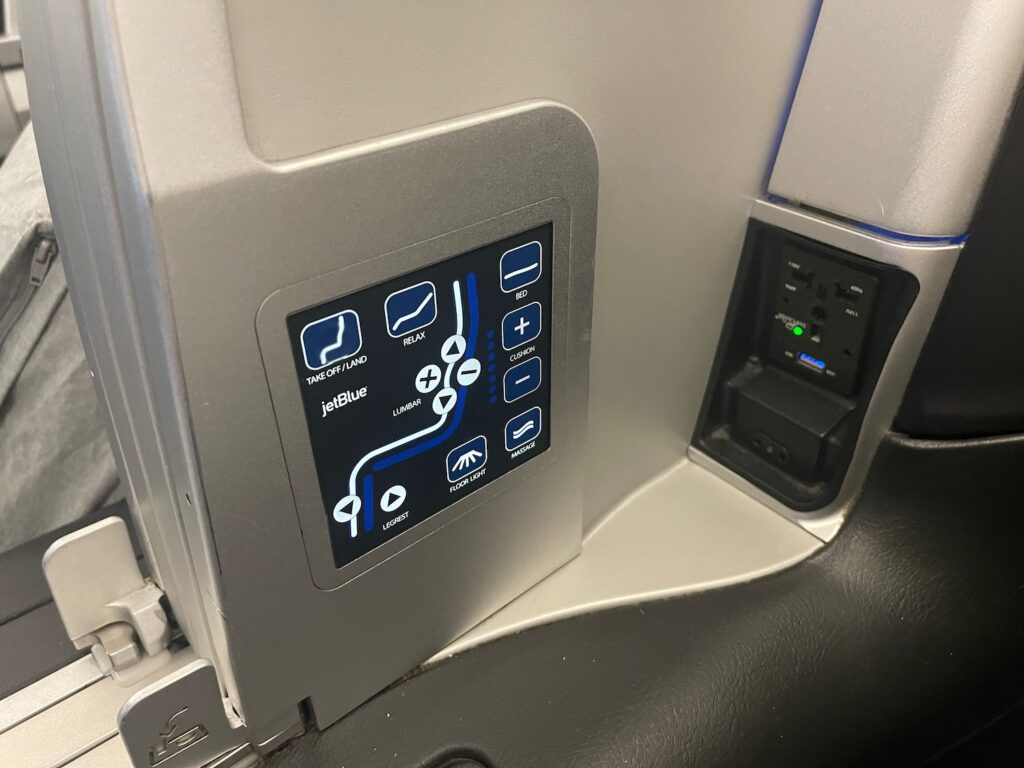 Review JetBlue A321 Mint Business Class (Redeye) Live and Let's Fly