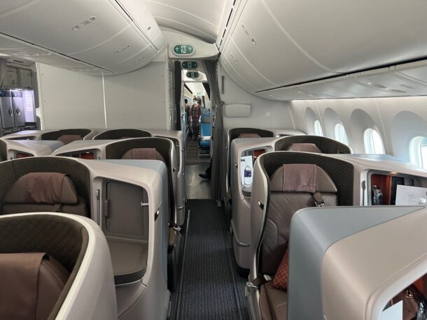 Review: Singapore Airlines 787-10 Business Class - Live and Let's Fly