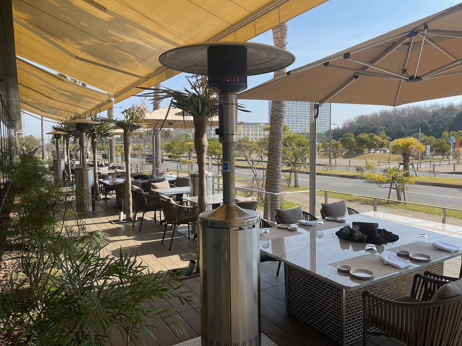 a table and chairs outside a restaurant