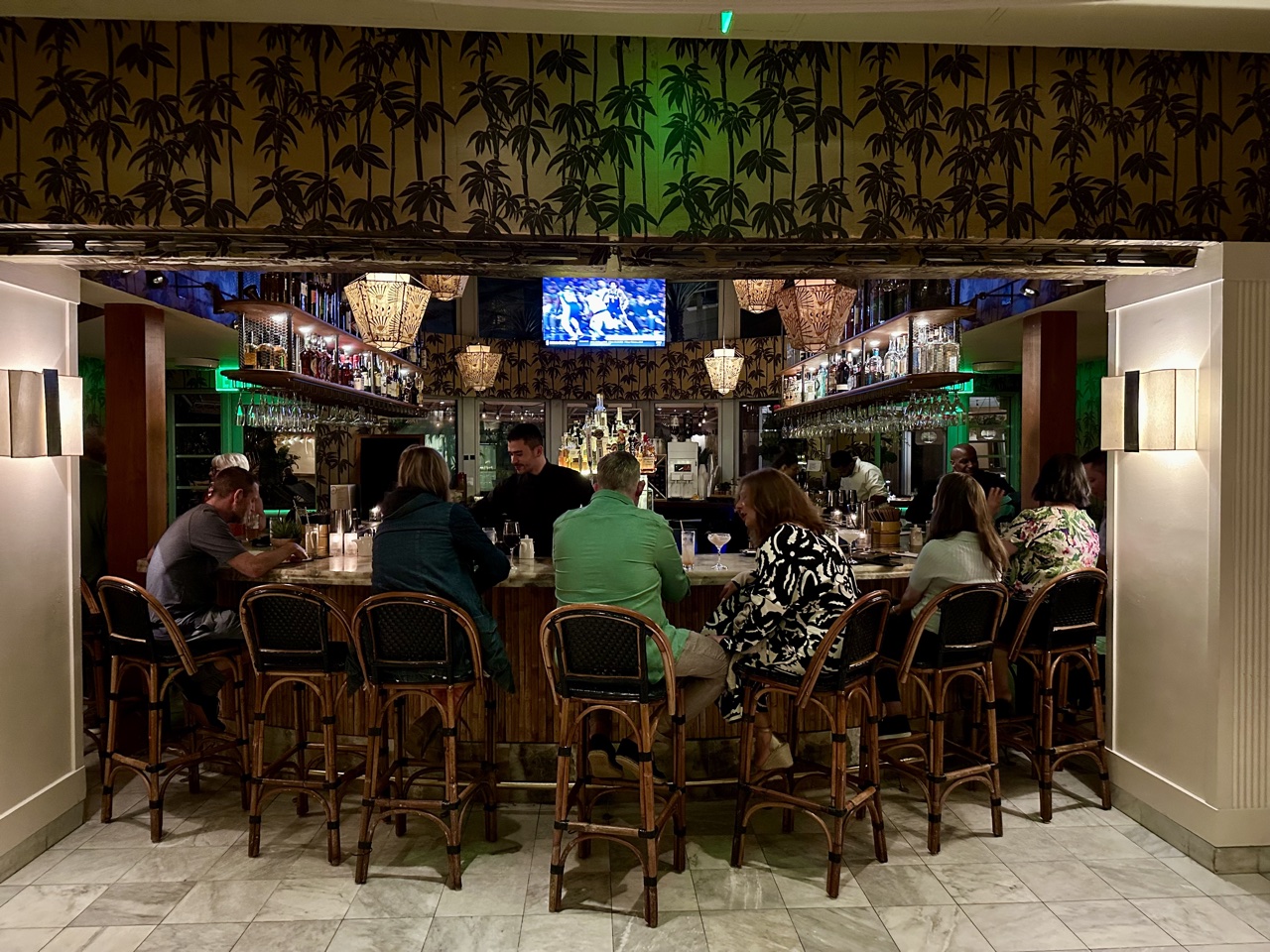 Plymouth Hotel Miami lobby bar