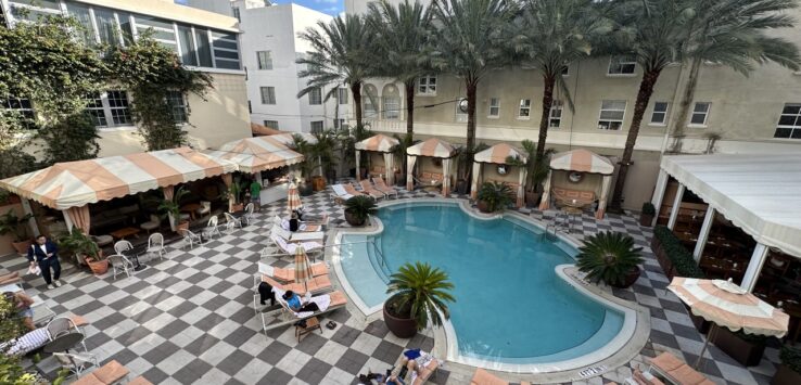 Plymouth Hotel Miami pool view