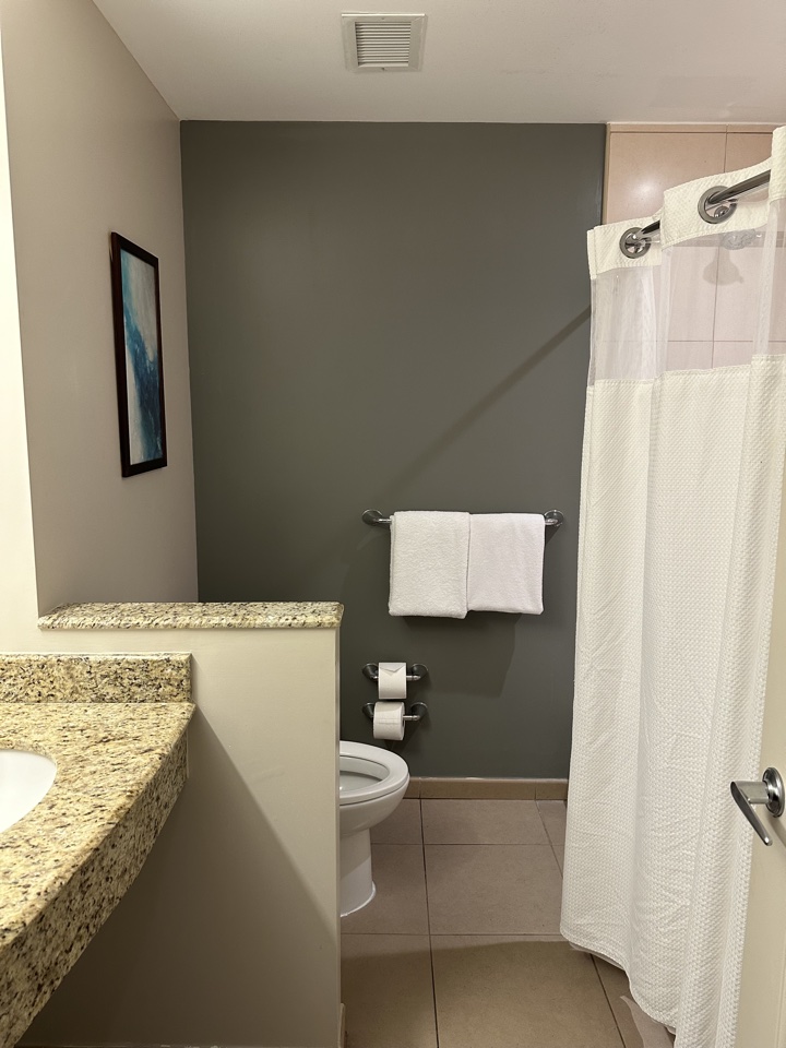 courtyard by marriott bridgetown barbados bathroom