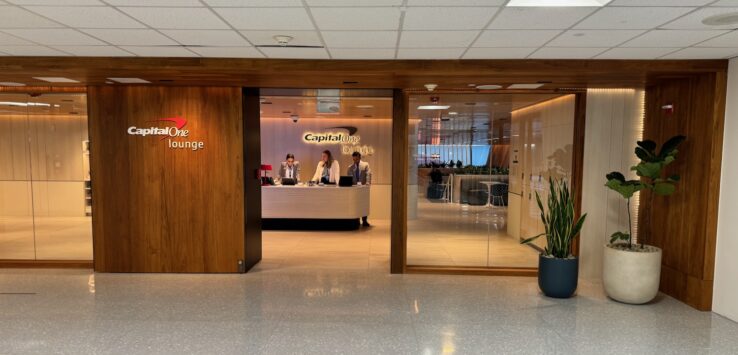 Capital One Lounge Dulles Review