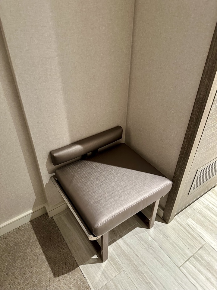 JW Marriott Orlando Bonnet Creek Resort & Spa world's smallest chair