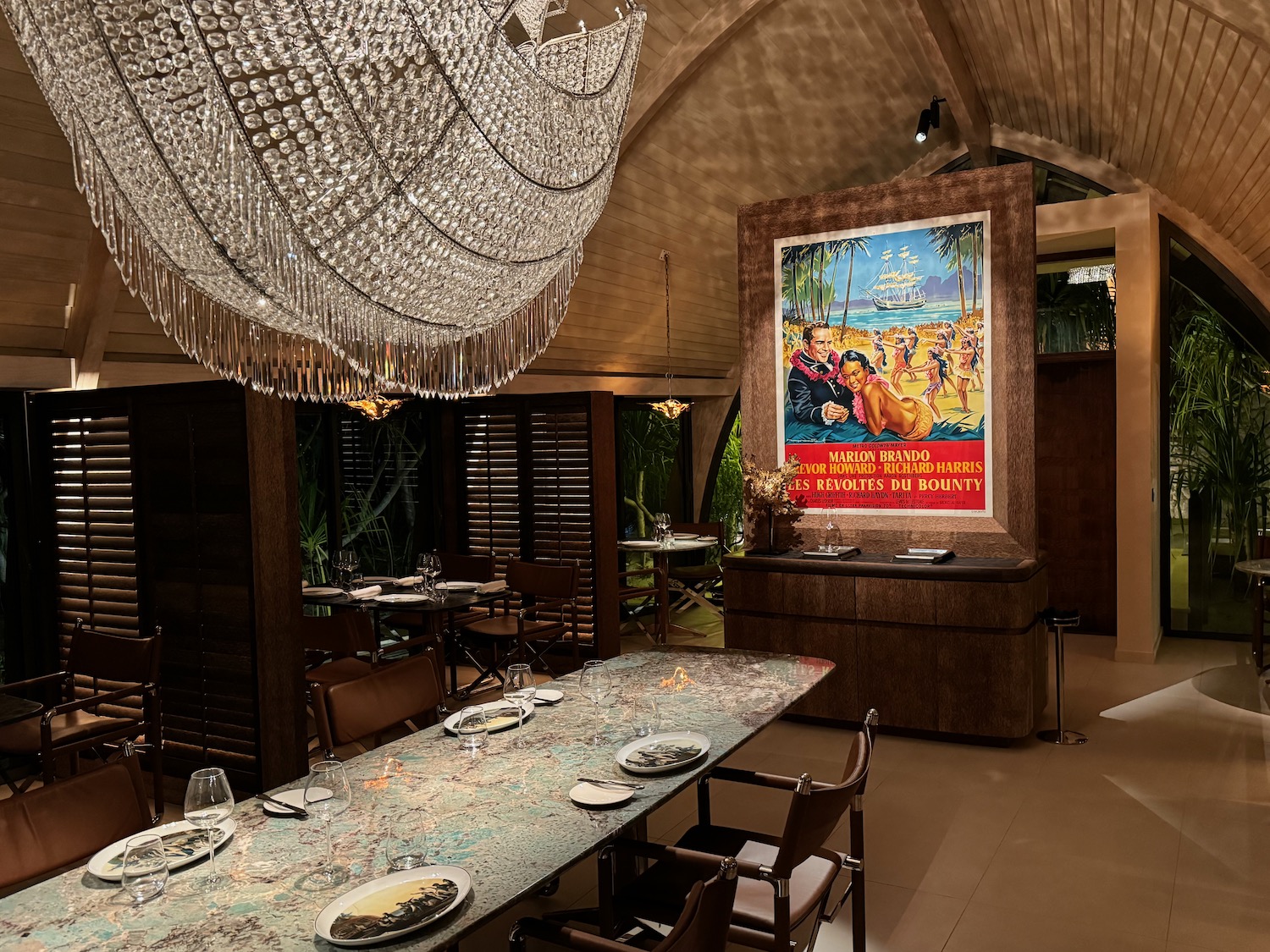 a large chandelier in a restaurant