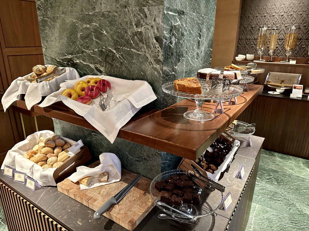 intercontinental rome ambasciatori palace scarpetta breakfast bread station