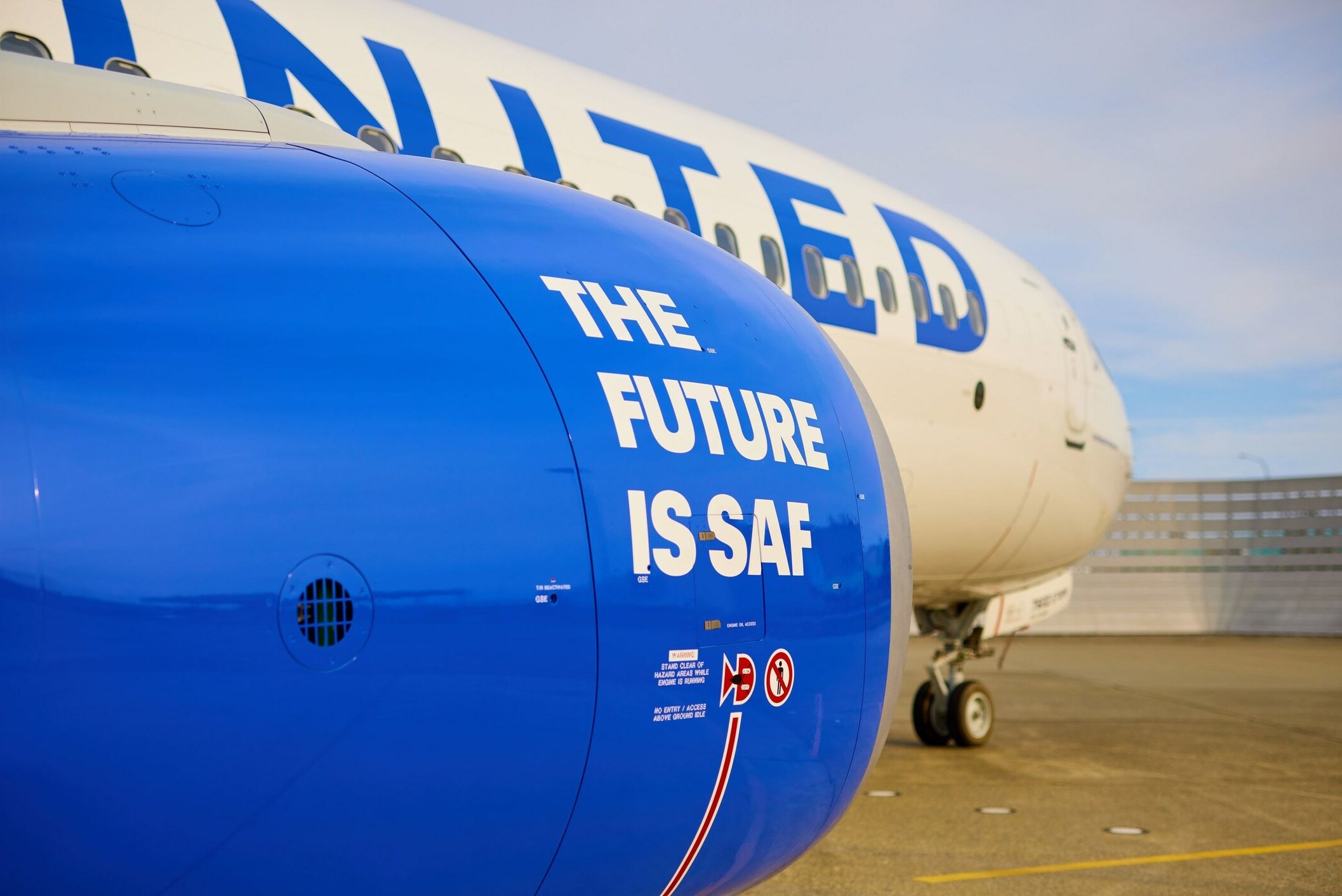 United Airlines promotes environmental friendliness at the Democratic Party Convention