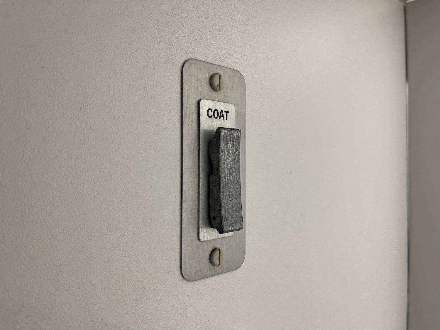 a light switch on a wall