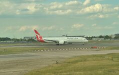 Qantas 10 Diversion