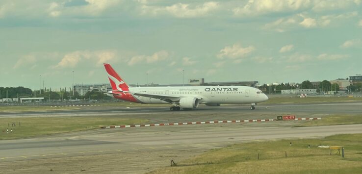 Qantas 10 Diversion