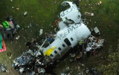 a plane that has been crashed