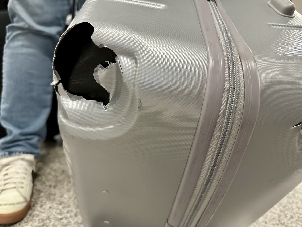 air canada business class 777 luggage damage