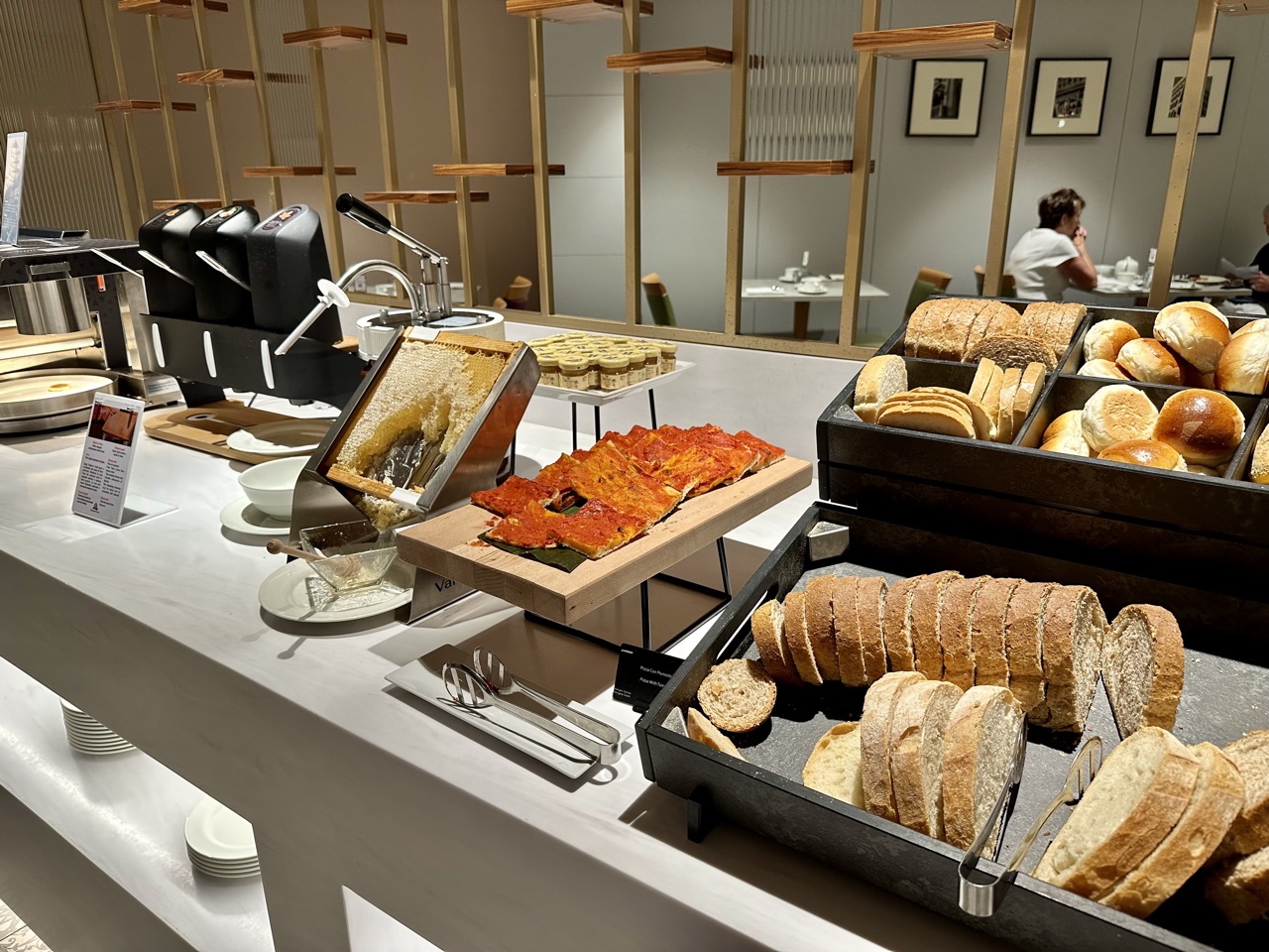 le meridien visconti rome breakfast pastries