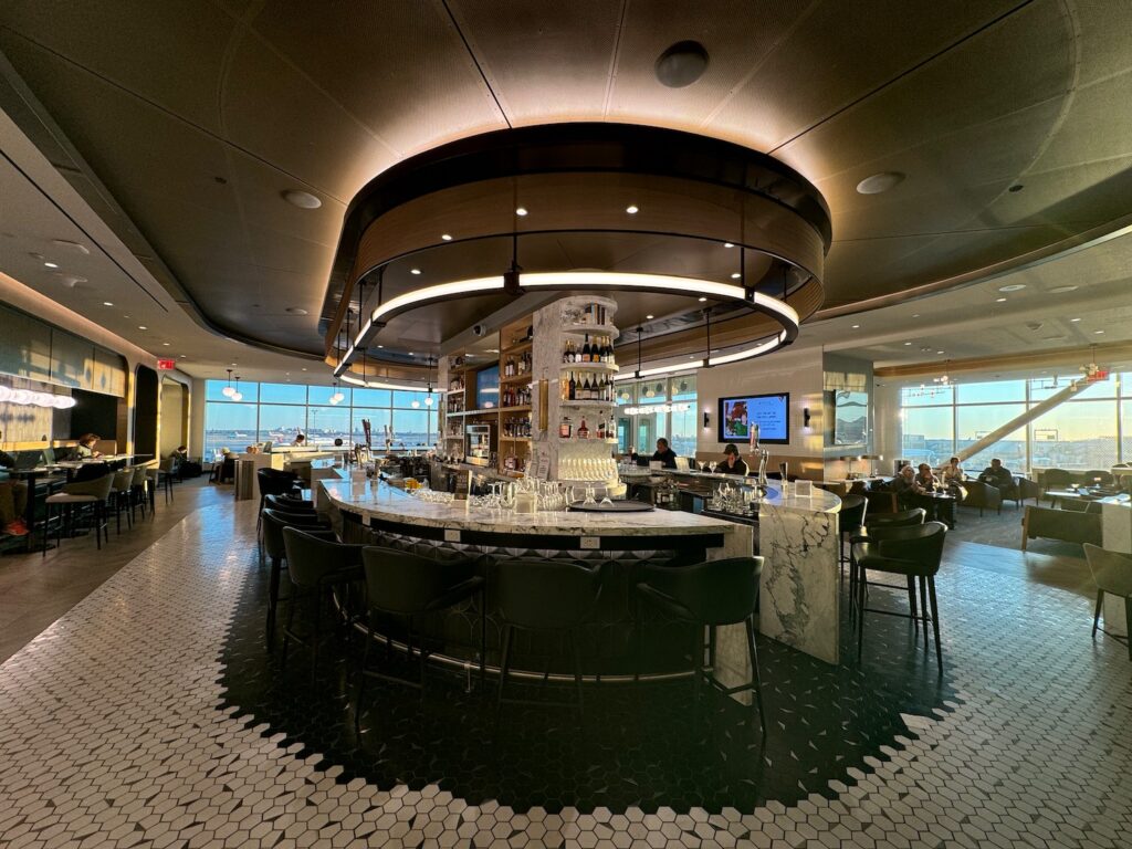 A Tale Of Two Delta Sky Clubs In JFK Terminal 4 - Live and Let's Fly