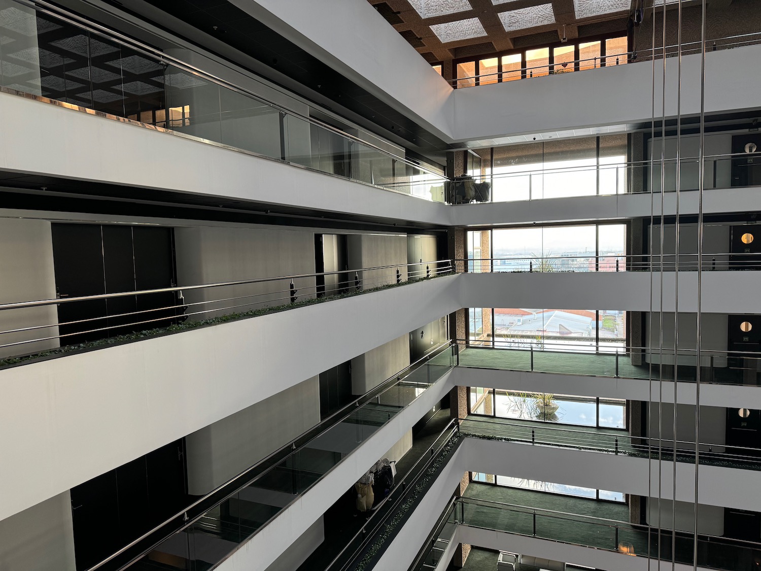 a building with many floors and windows