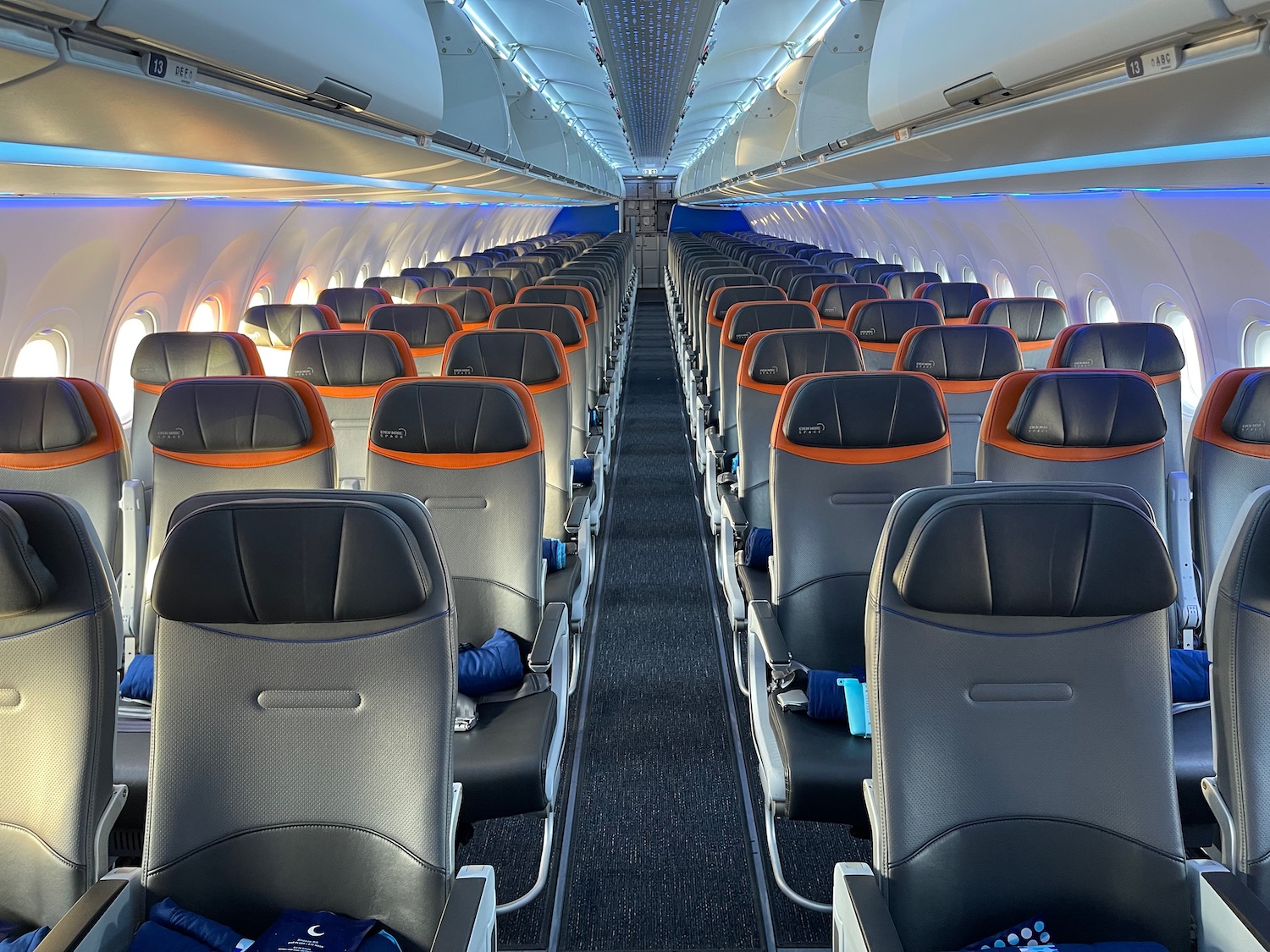 rows of seats in an airplane