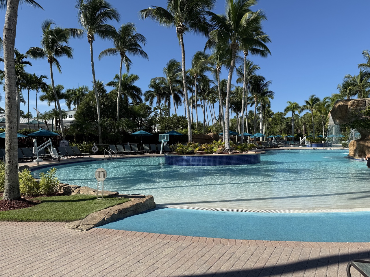 hyatt vacation club at coconut cove zero entry pool