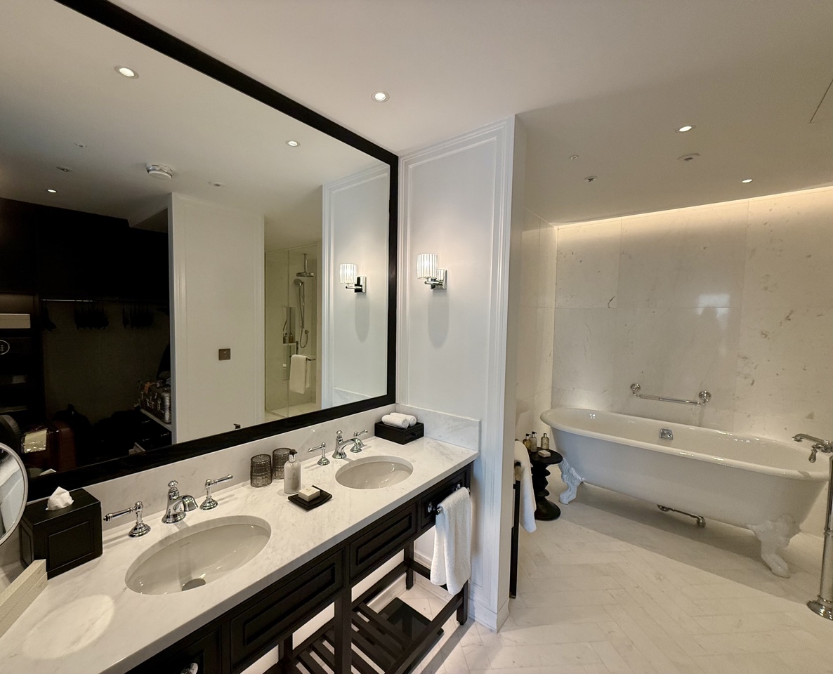 Park Hyatt London River Thames Park Suite River View Deluxe bathroom vanity