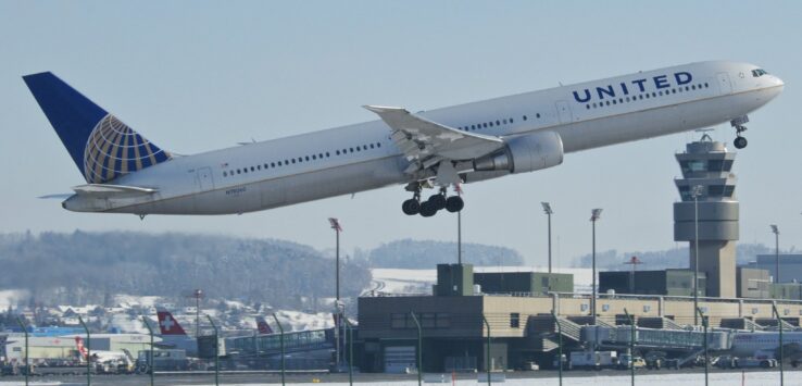 United Airlines Zurich Chicago Diversion