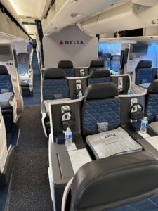 My "Coffin" Business Class Seat On Delta Air Lines 767-300... - Live