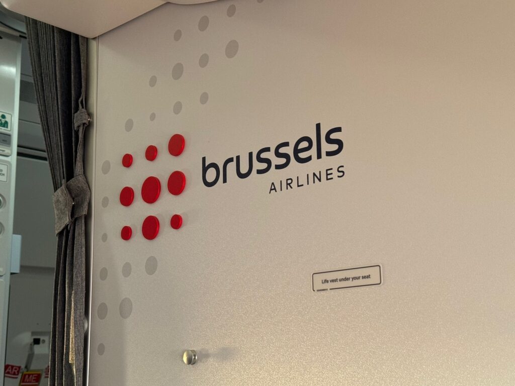 review-brussels-airlines-a320neo-business-class-live-and-let-s-fly