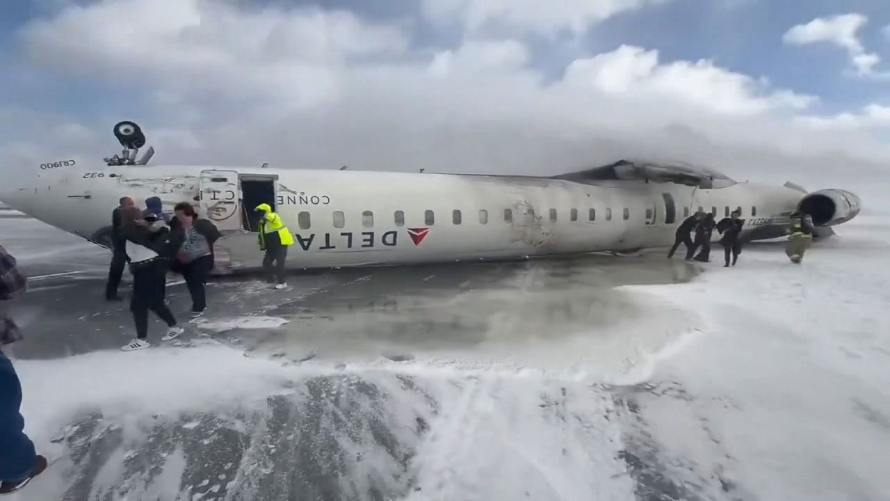 a plane that has been crashed on the ground