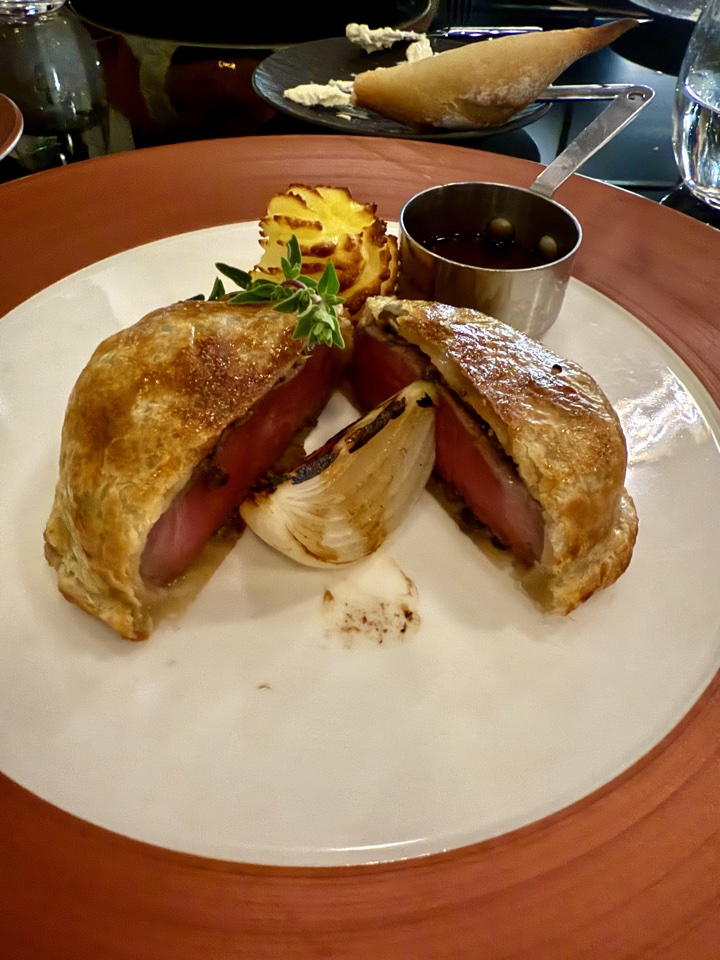 scenic cruises beef wellington