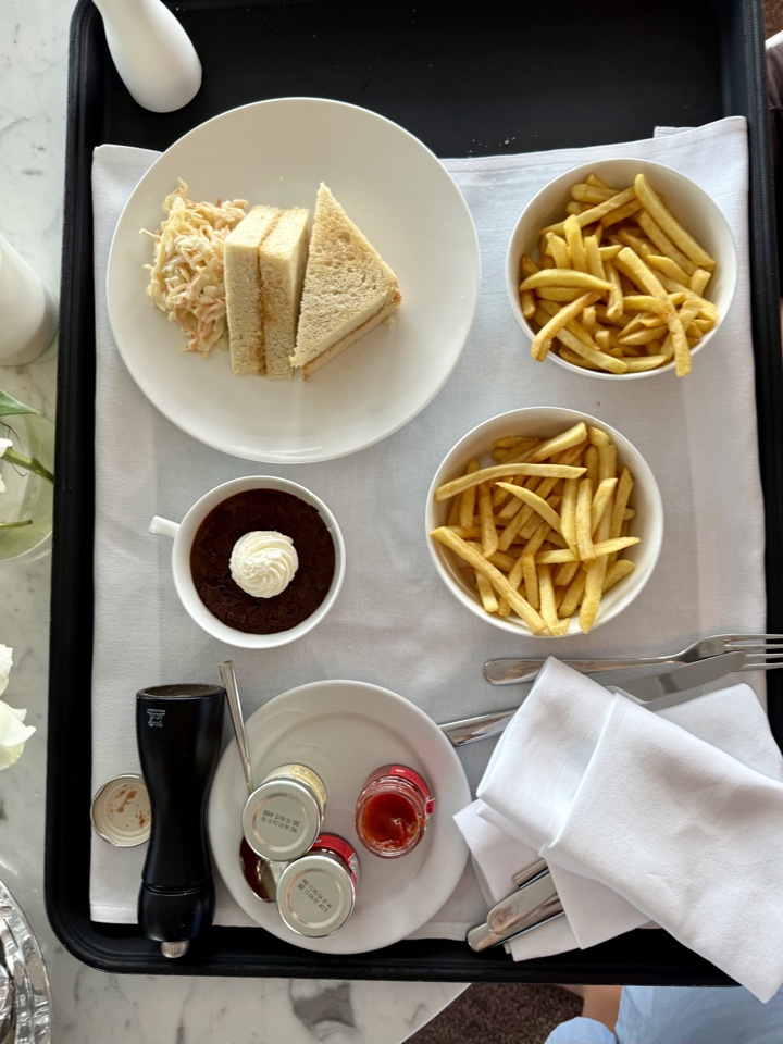 scenic cruises in-room dining