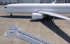 Avelo White 737 Deportation