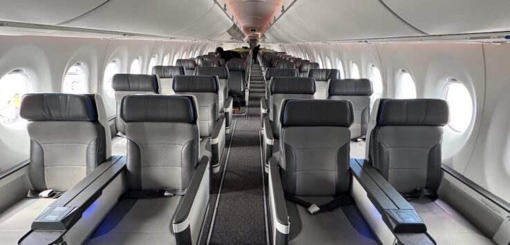 Breeze Airways A220