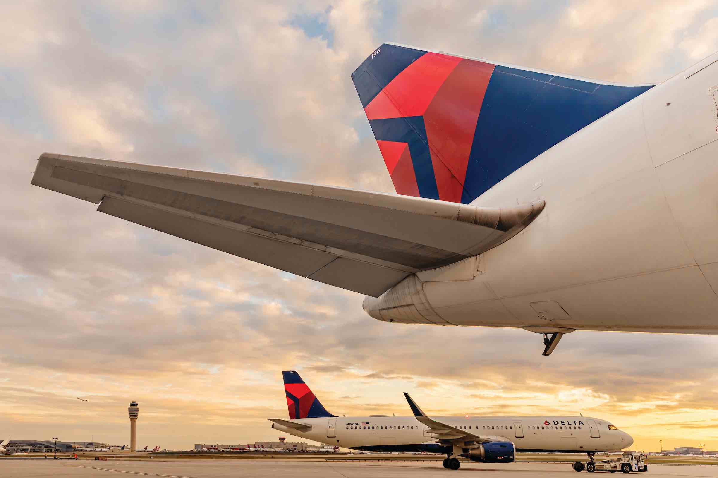 the tail of an airplane