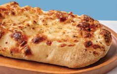 United Airlines pre-arrival snack