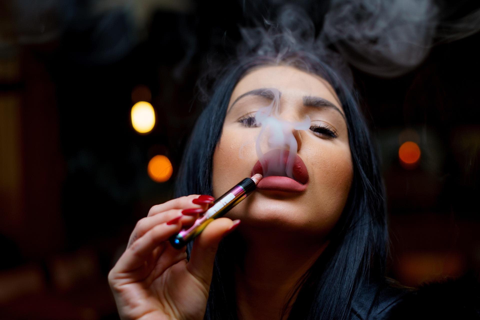 Flying Through Singapore? New Vape Rules Could Mean Jail Or Deportation