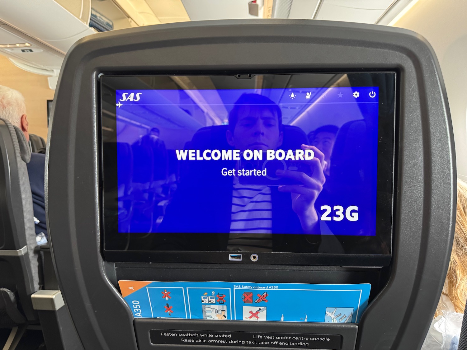 a screen with a blue screen and text on it
