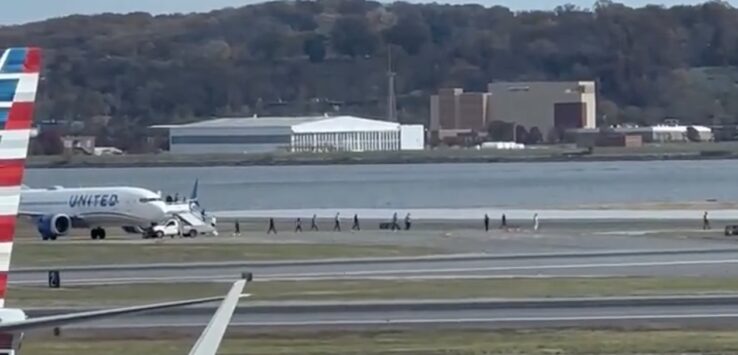 bomb threat Reagan National Airport