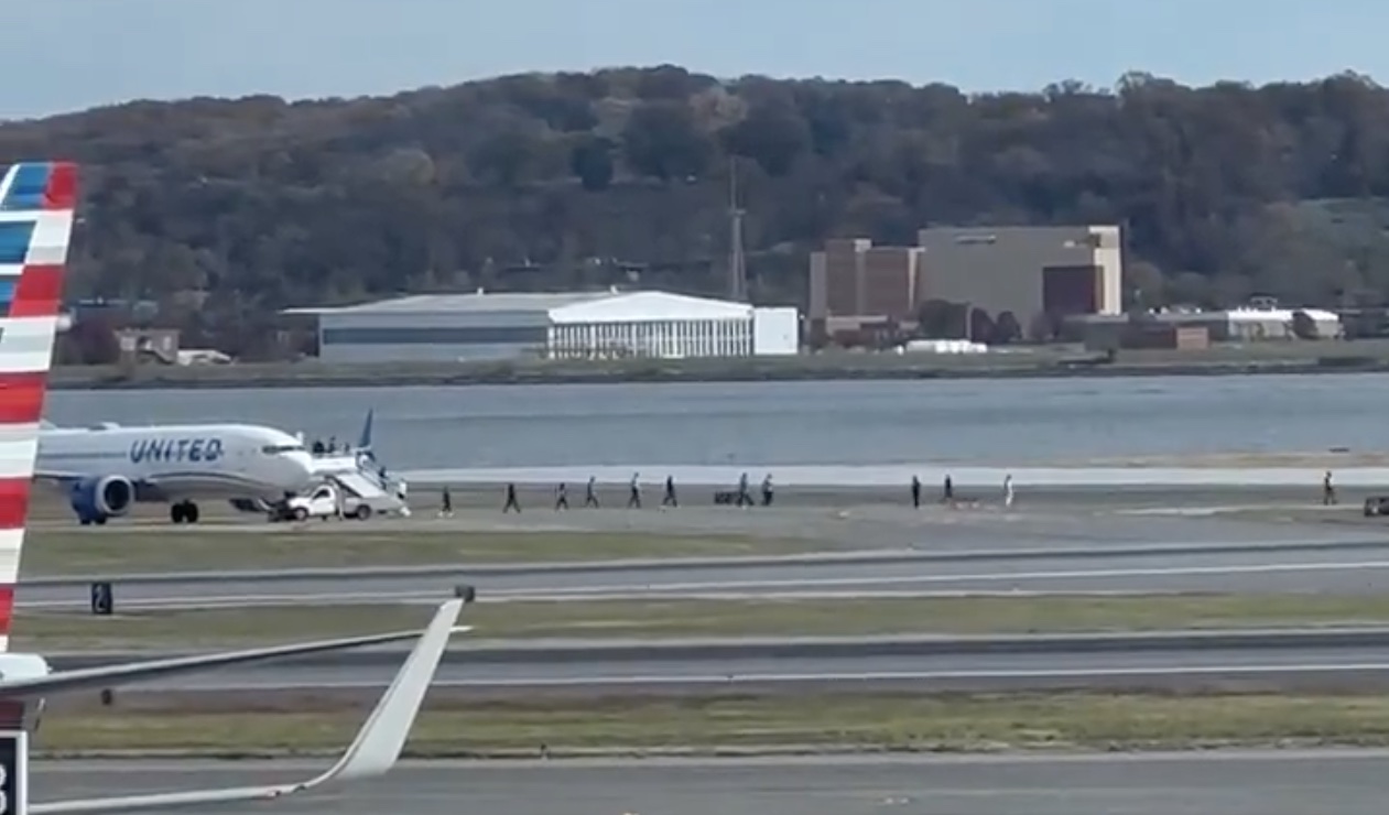 Reagan National Airport bomb threat investigation