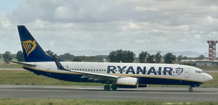 Ryan Air Boeing 737-800
