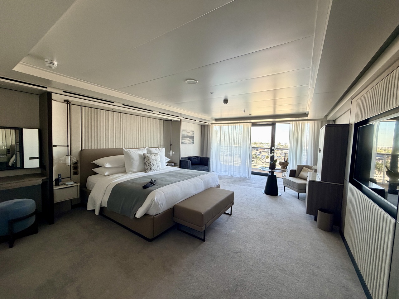 the ritz carlton yacht collection ADA standard suite