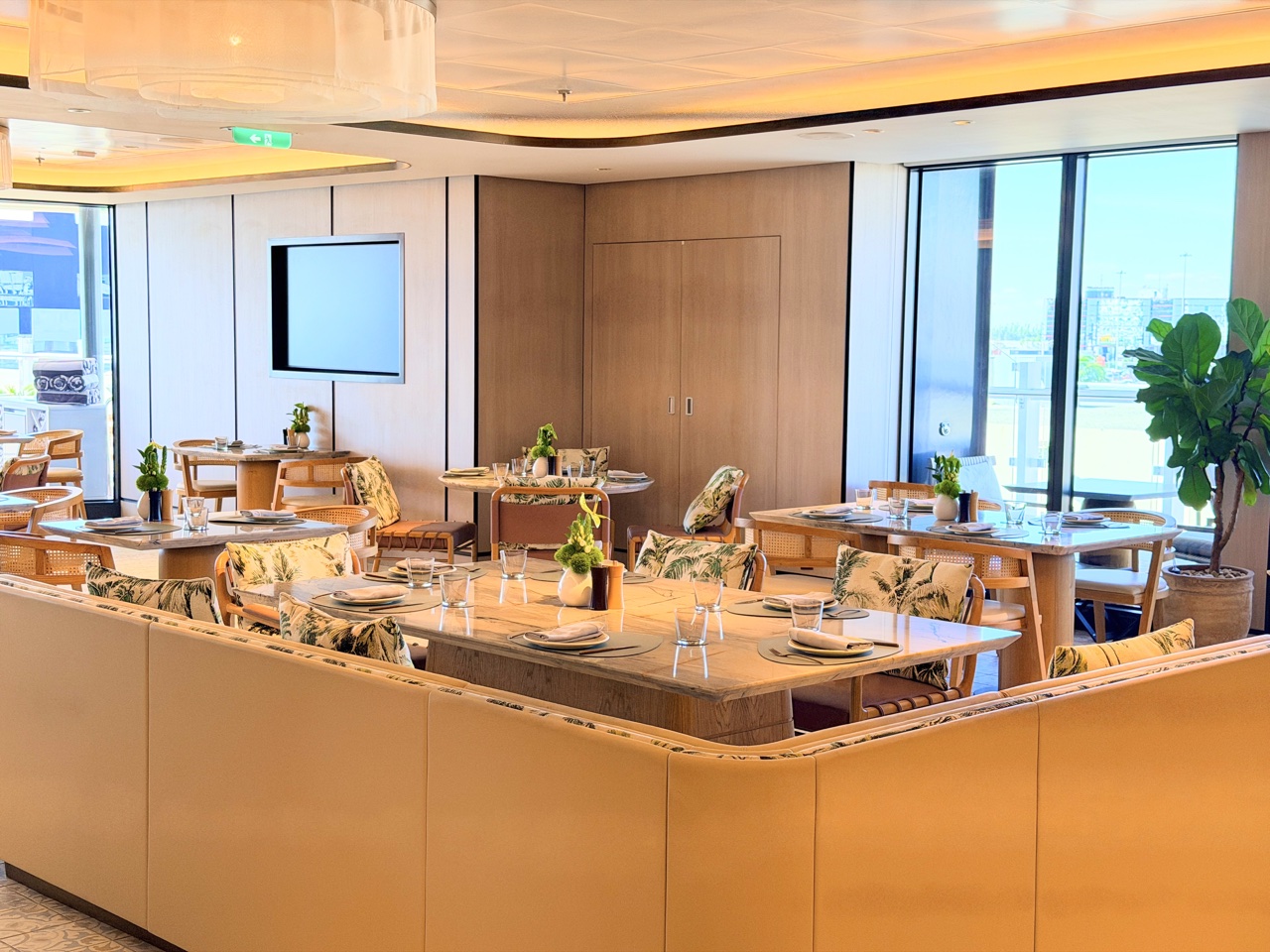 the ritz carlton yacht collection beach house family table