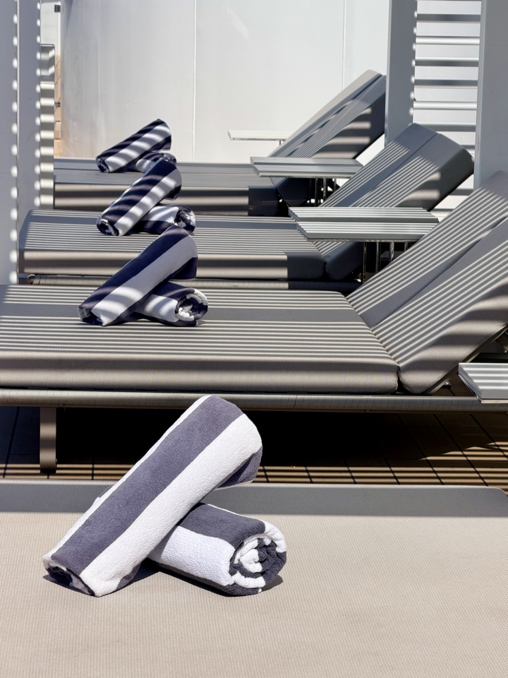 the ritz carlton yacht collection cabana seating