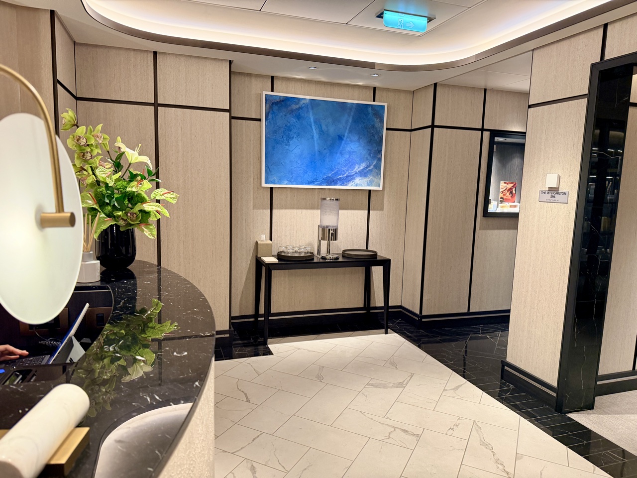 the ritz carlton yacht collection spa lounge