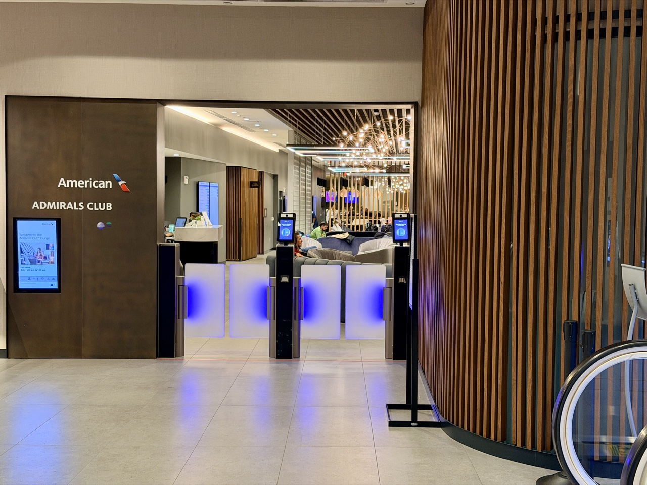 American Airlines Lounge Philadelphia flagship admiral's club