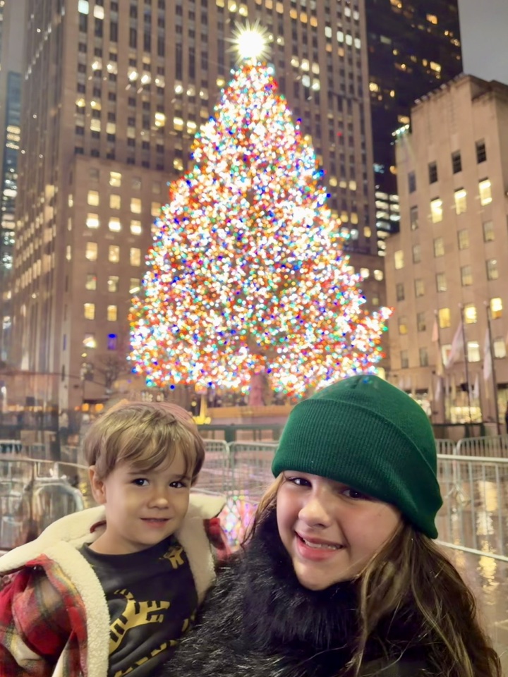 Family Christmas trip to New York Rockafeller Center tree kids