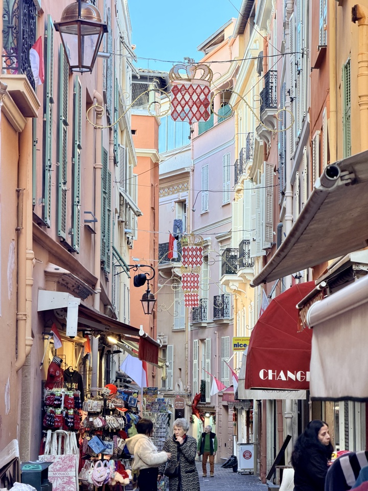 Monte Carlo Monaco narrow street