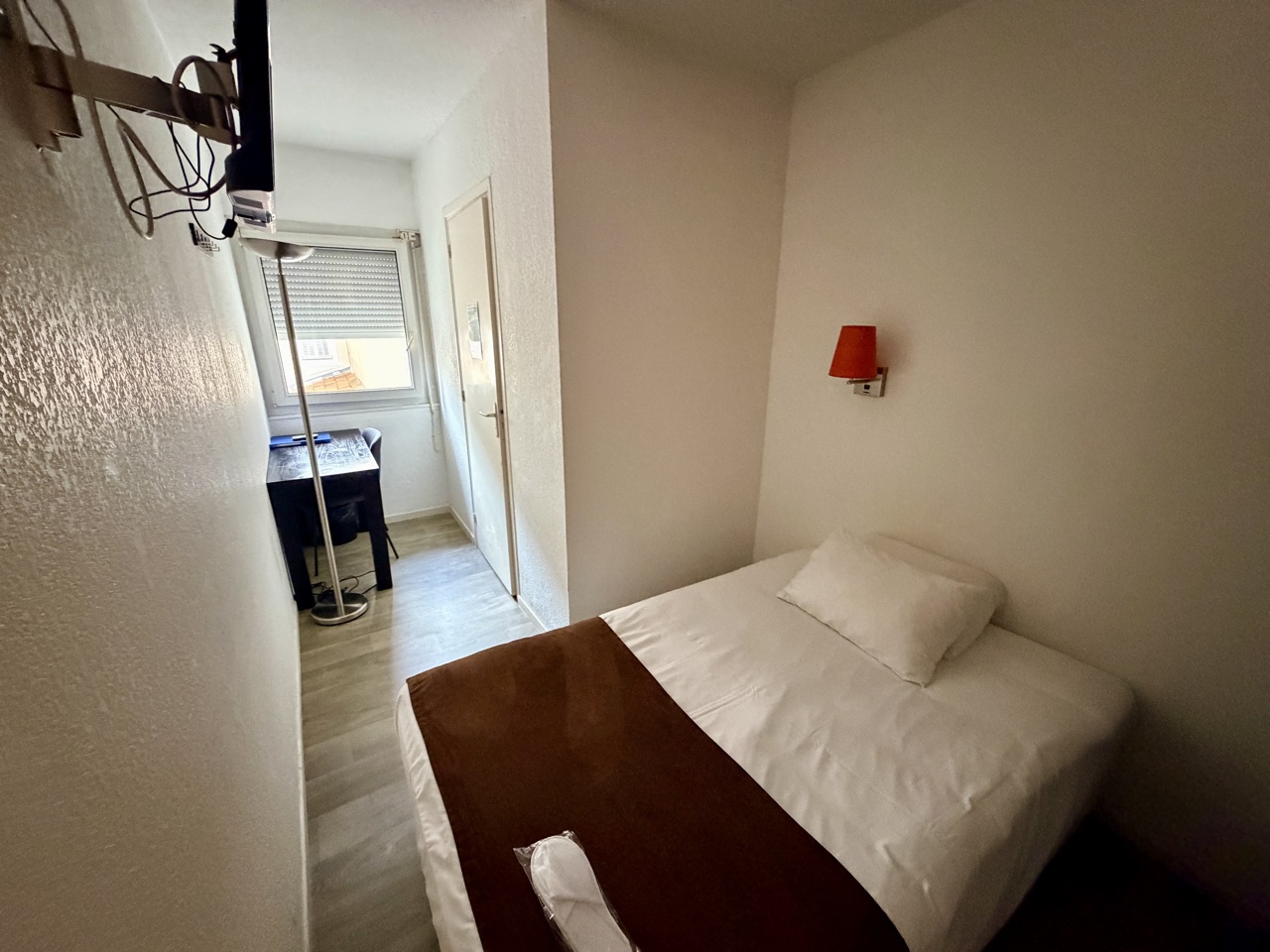 liveandletsfly.com - Kyle Stewart - A Two-Star Hotel Stay at the World's Biggest Luxury Conference