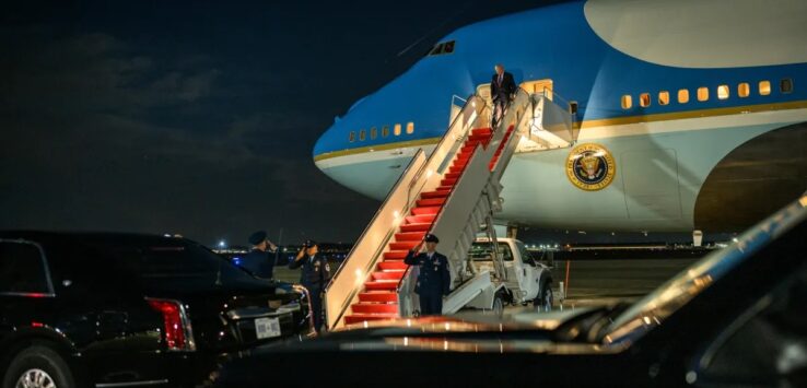 Air Force One turns back over Atlantic