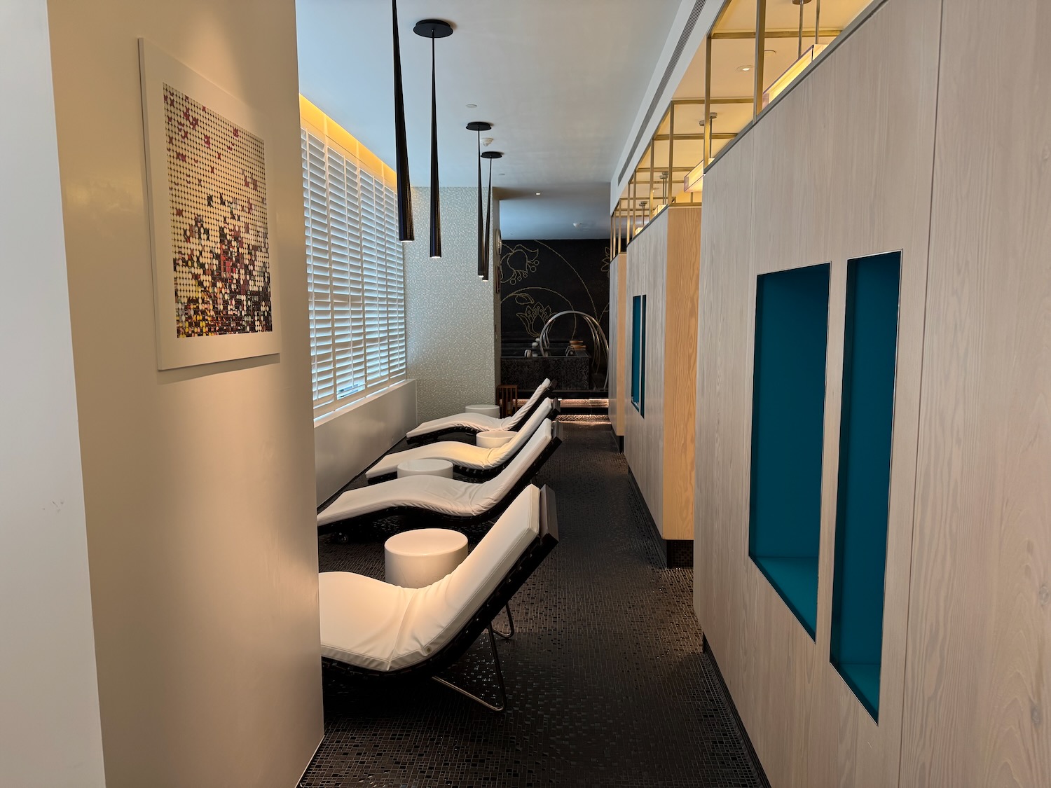 a row of chairs in a room